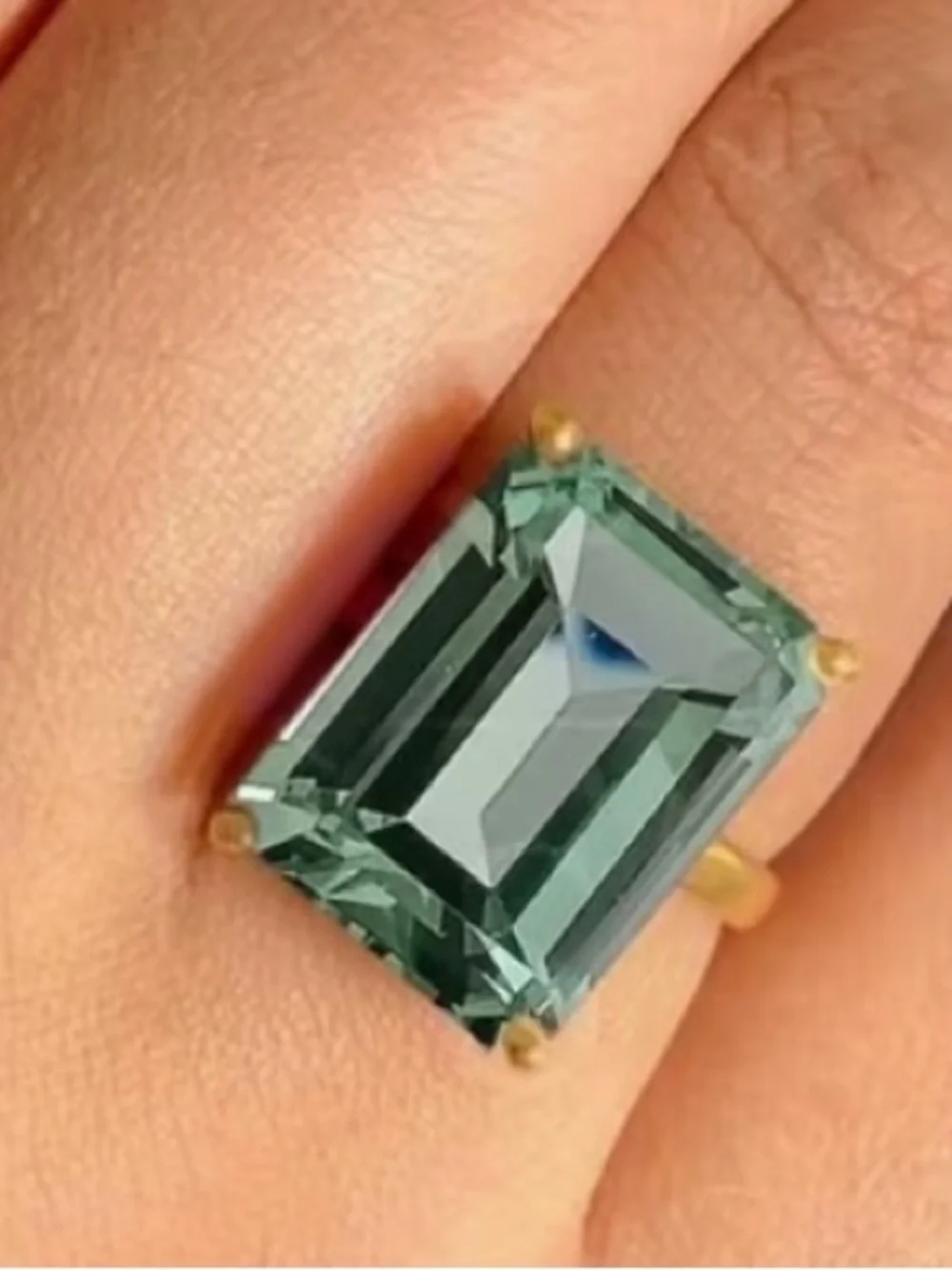 ❇️ NEW Jade Green Emerald-Cut Crystal Stone Gold Ring ❇️